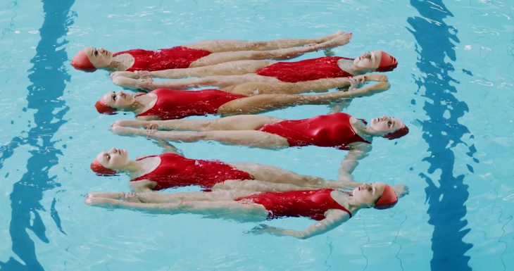 Witty Synchronized Swimming Captures: Hilarious Photo Compilation