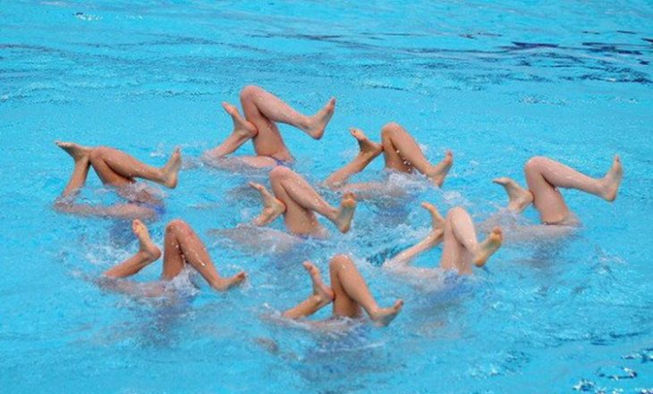 Witty Synchronized Swimming Captures: Hilarious Photo Compilation