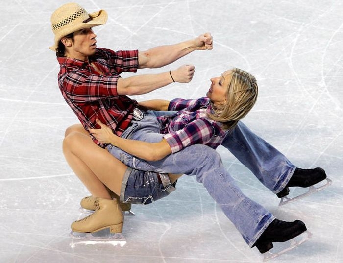 When Figure Skating Goes Wrong: 25 Hilarious Photos