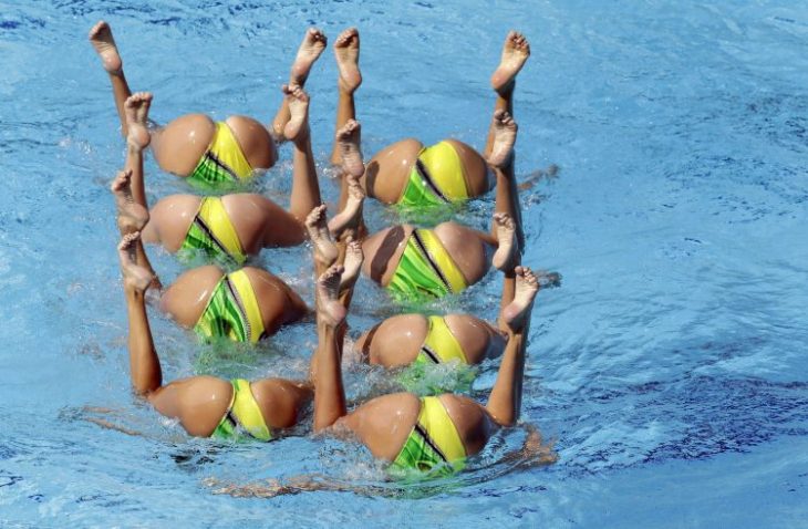 Witty Synchronized Swimming Captures: Hilarious Photo Compilation